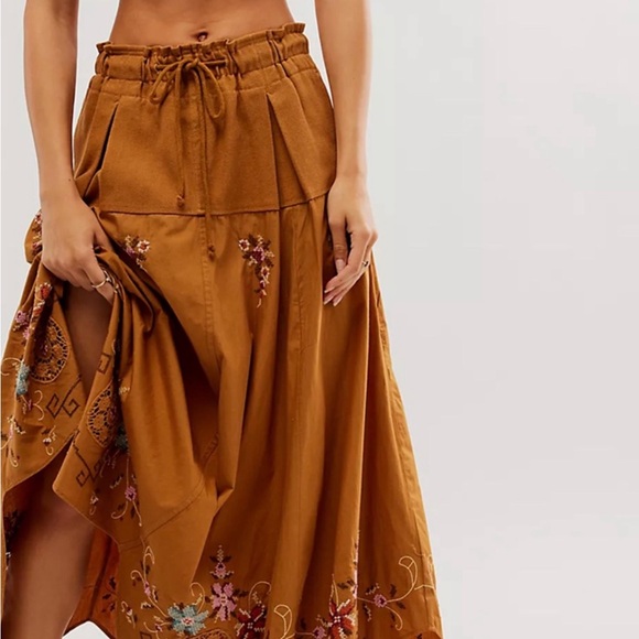 Free People Arielle skirt. Embroidered. - Picture 4 of 12
